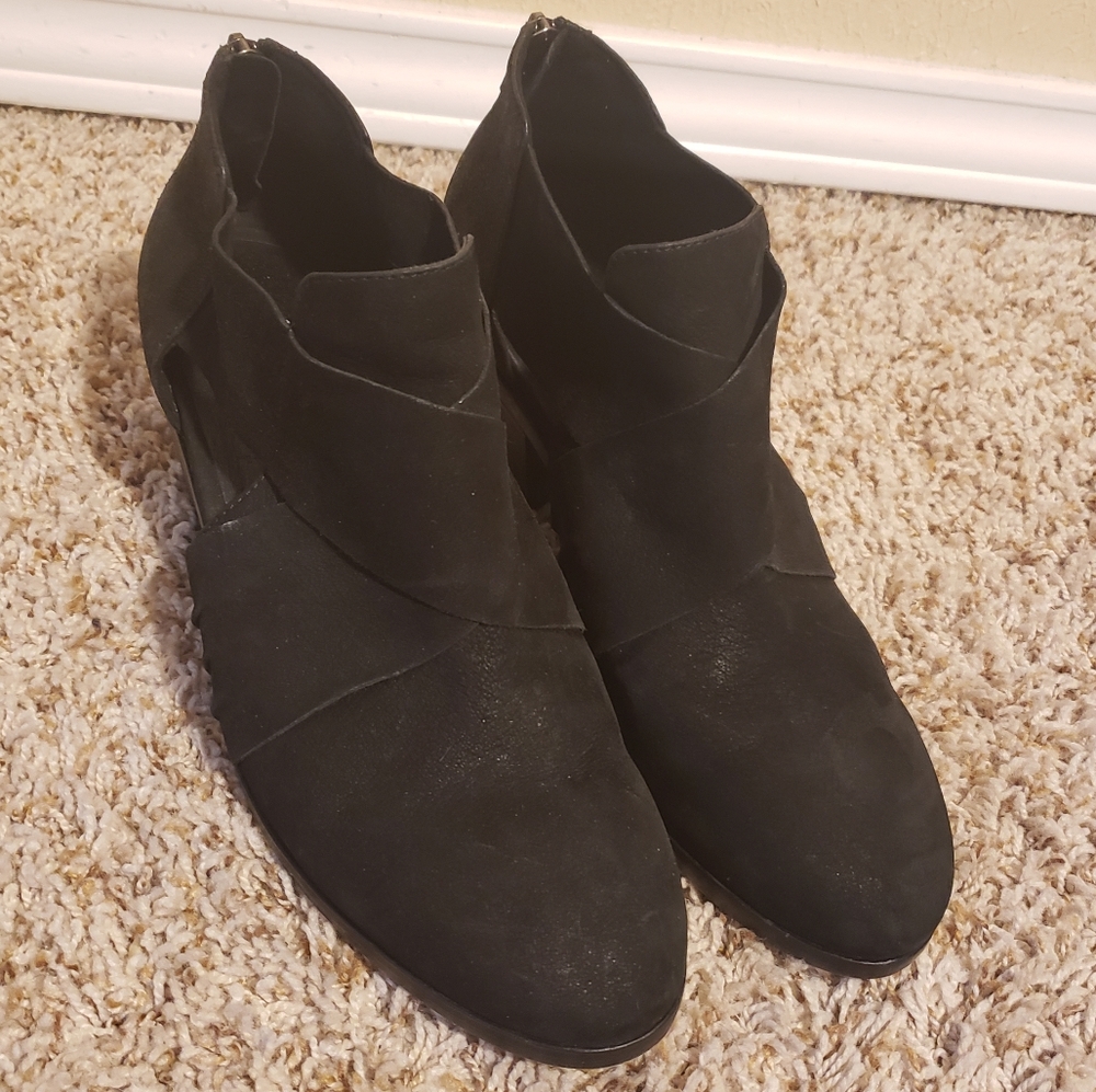 Eileen Fisher Walt Black Leather Cross Strap Bootie‎ Size 9